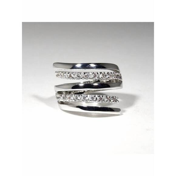 FAIRE Jewelry - NEW FAIRE swirl cubic zirconia ring in silver